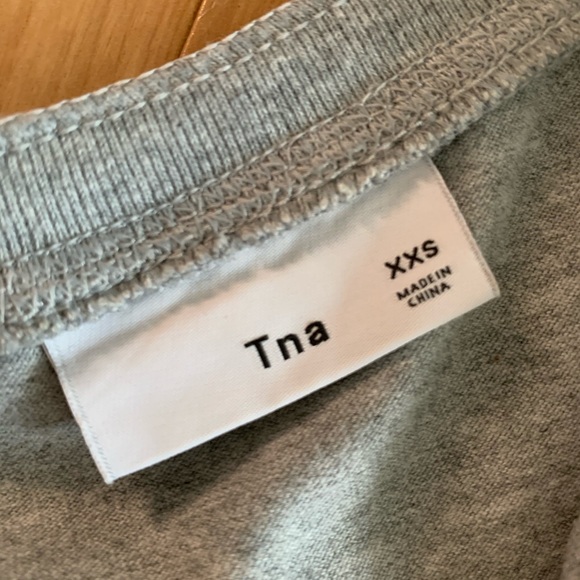 TNA Long Sleeve Crop Top - Picture 4 of 6